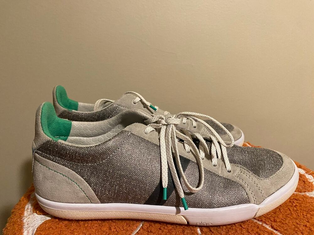 EUC Plae Prospect Lace Up Sneakers Silver Green 7.5 Mens/ 9 Womens* No insoles